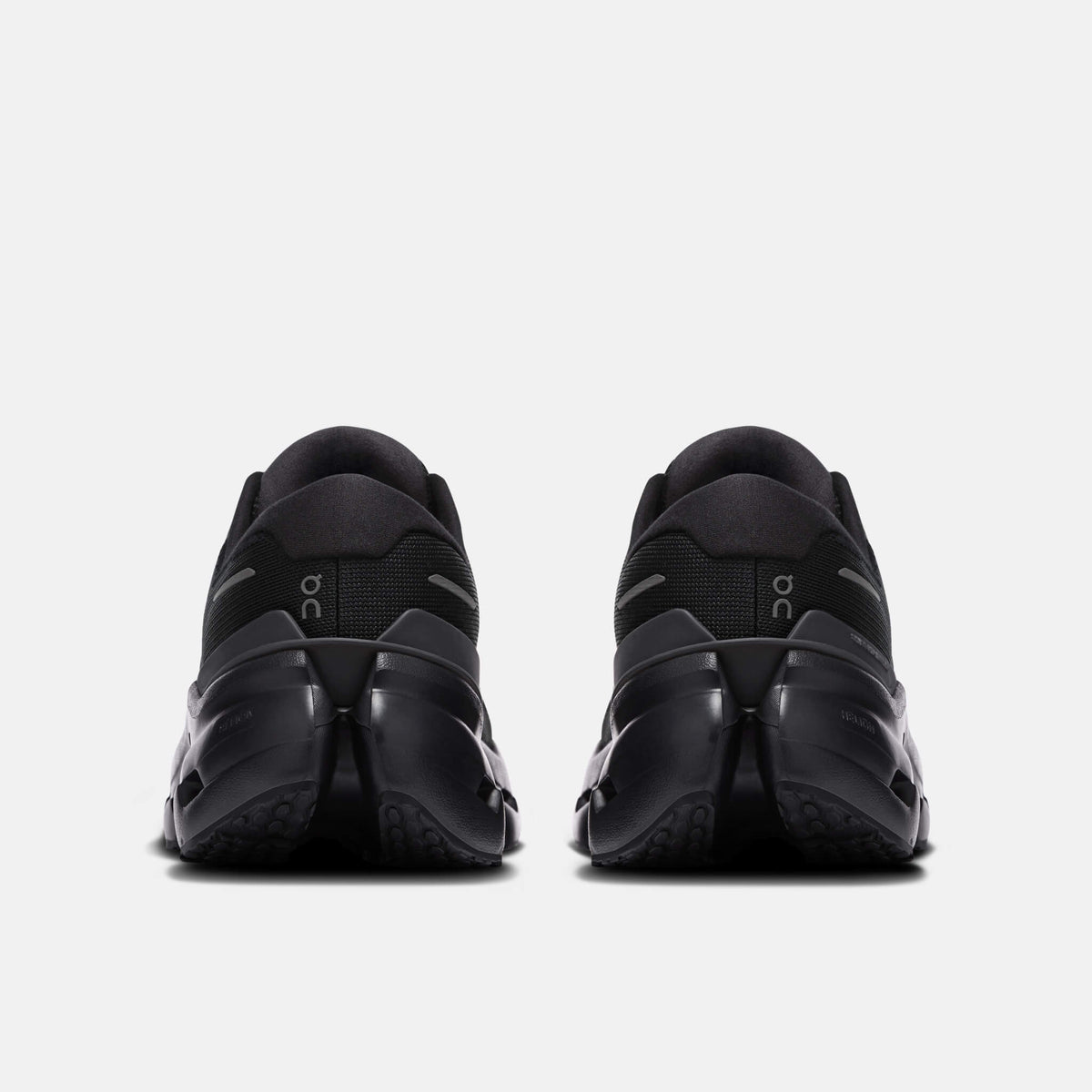 On Cloudrunner 3 Black/Black