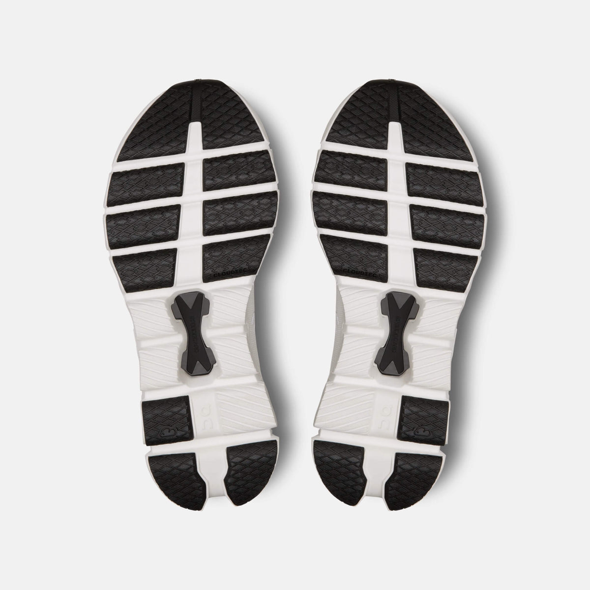 On Cloud X 4 Ivory/Black