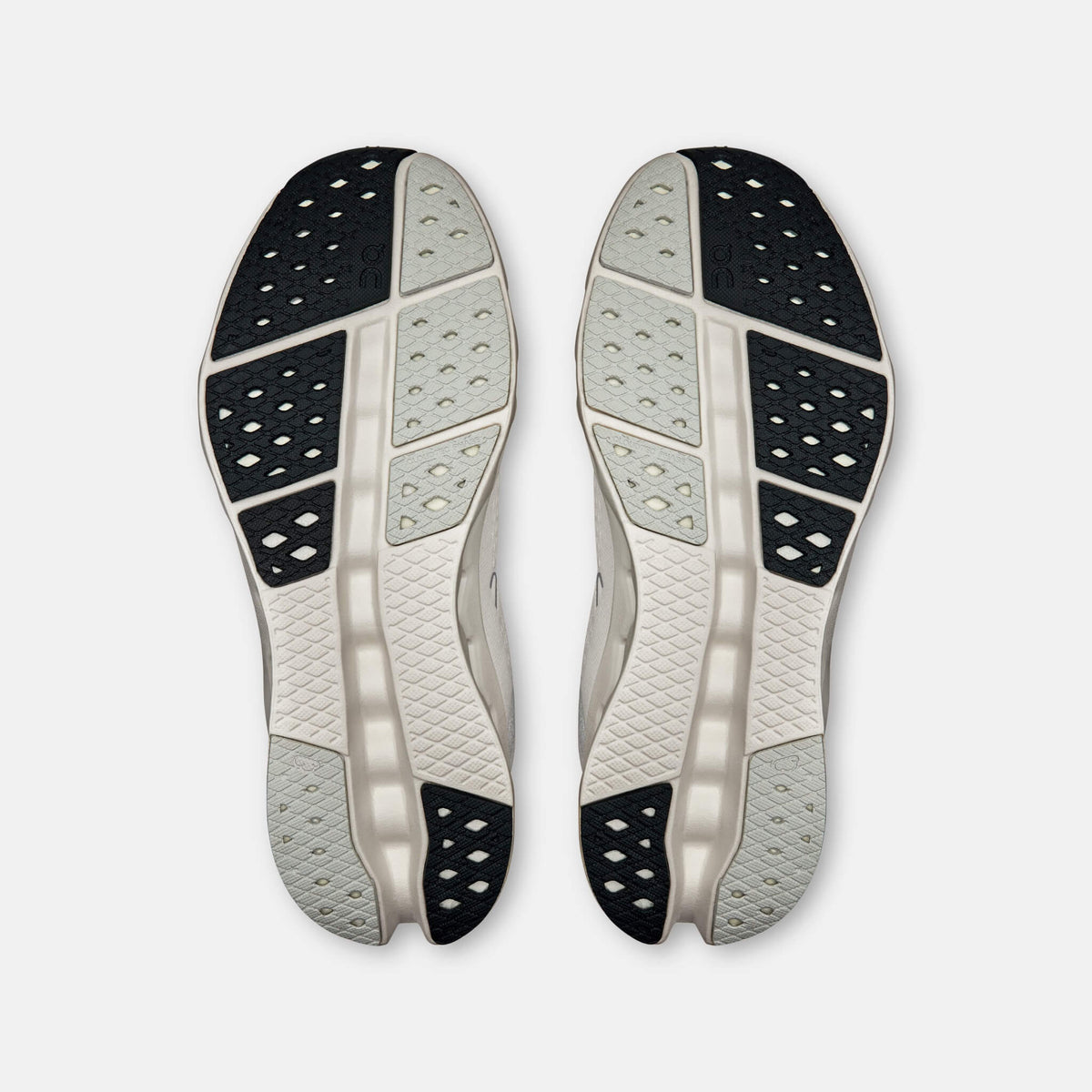On Cloudsurfer 2 Ivory/Ivory
