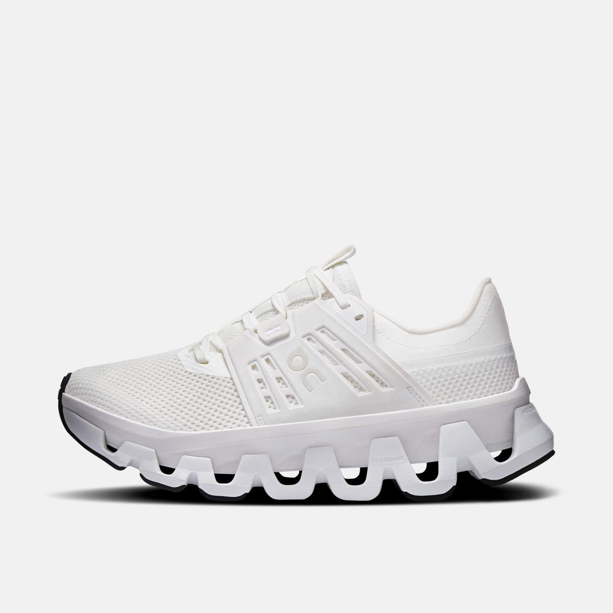 On Cloudswift Amp White/White